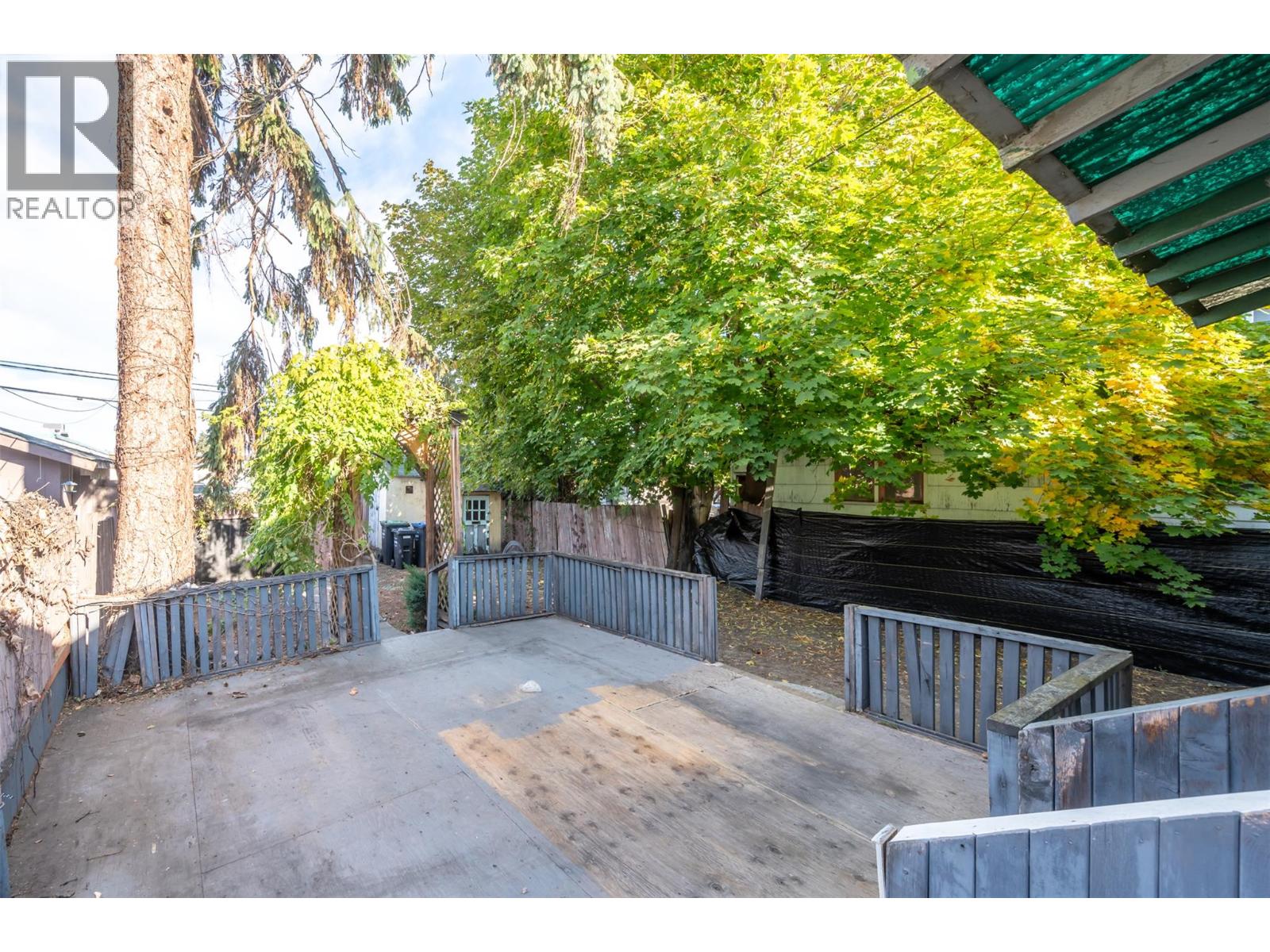 Picture for 363 Nanaimo  AvenueW https://www.cirrealty.ca/reb/bc/8/10366318_24.jpg