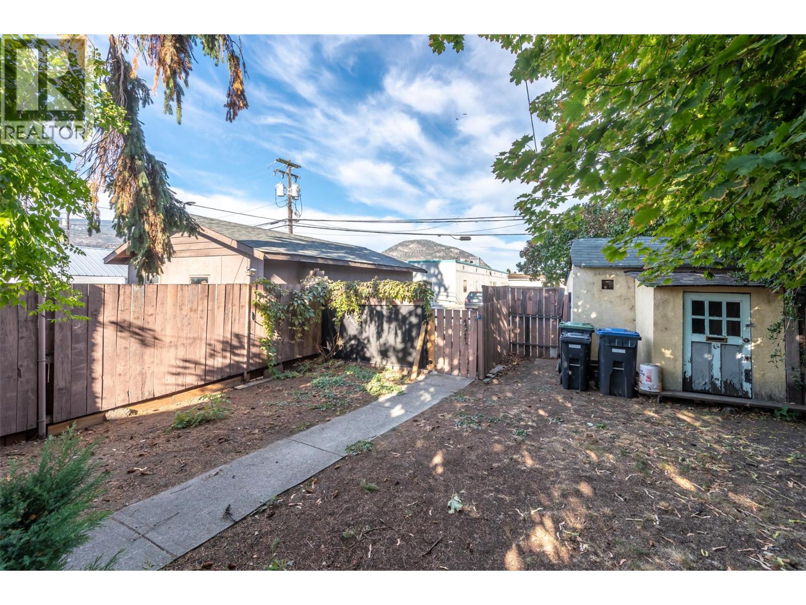 Picture for 363 Nanaimo  AvenueW https://www.cirrealty.ca/reb/bc/8/10366318_27.jpg