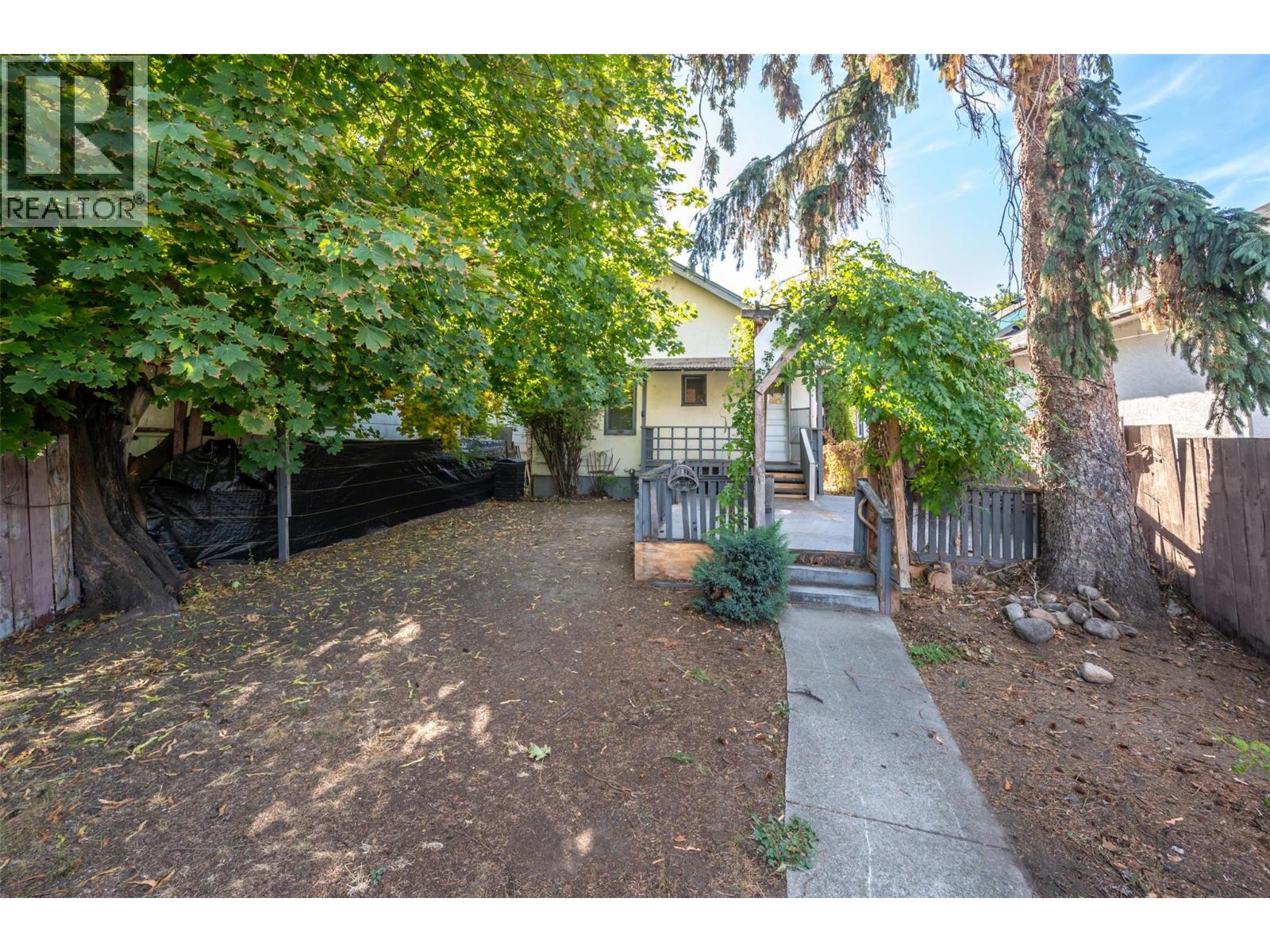 Picture for 363 Nanaimo  AvenueW https://www.cirrealty.ca/reb/bc/8/10366318_28.jpg