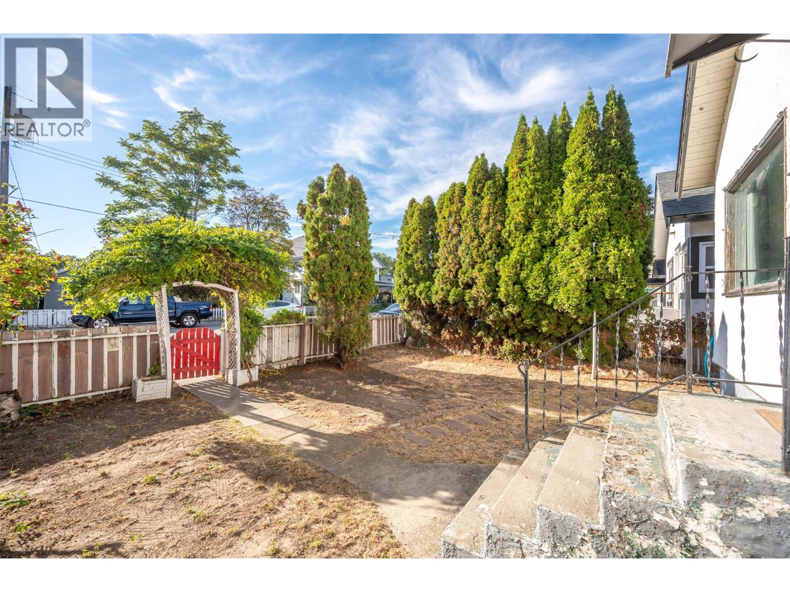Picture for 363 Nanaimo  AvenueW https://www.cirrealty.ca/reb/bc/8/10366318_31.jpg