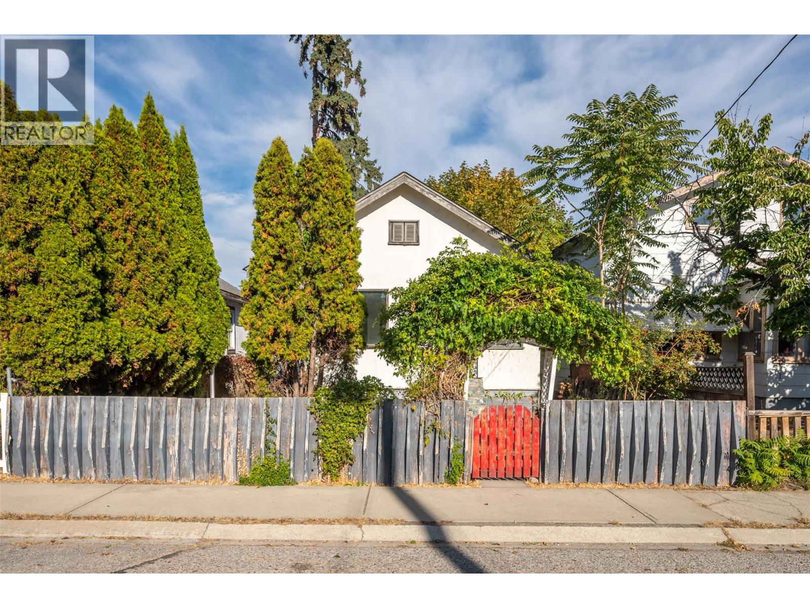 Picture for 363 Nanaimo  AvenueW https://www.cirrealty.ca/reb/bc/8/10366318_33.jpg