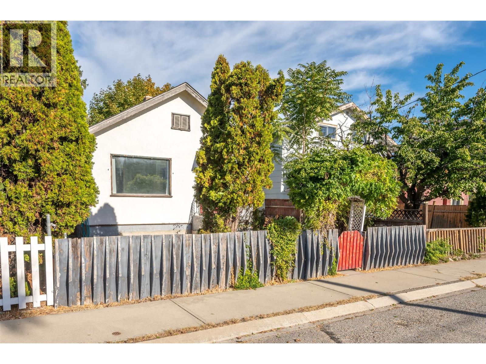 Picture for 363 Nanaimo  AvenueW https://www.cirrealty.ca/reb/bc/8/10366318_35.jpg