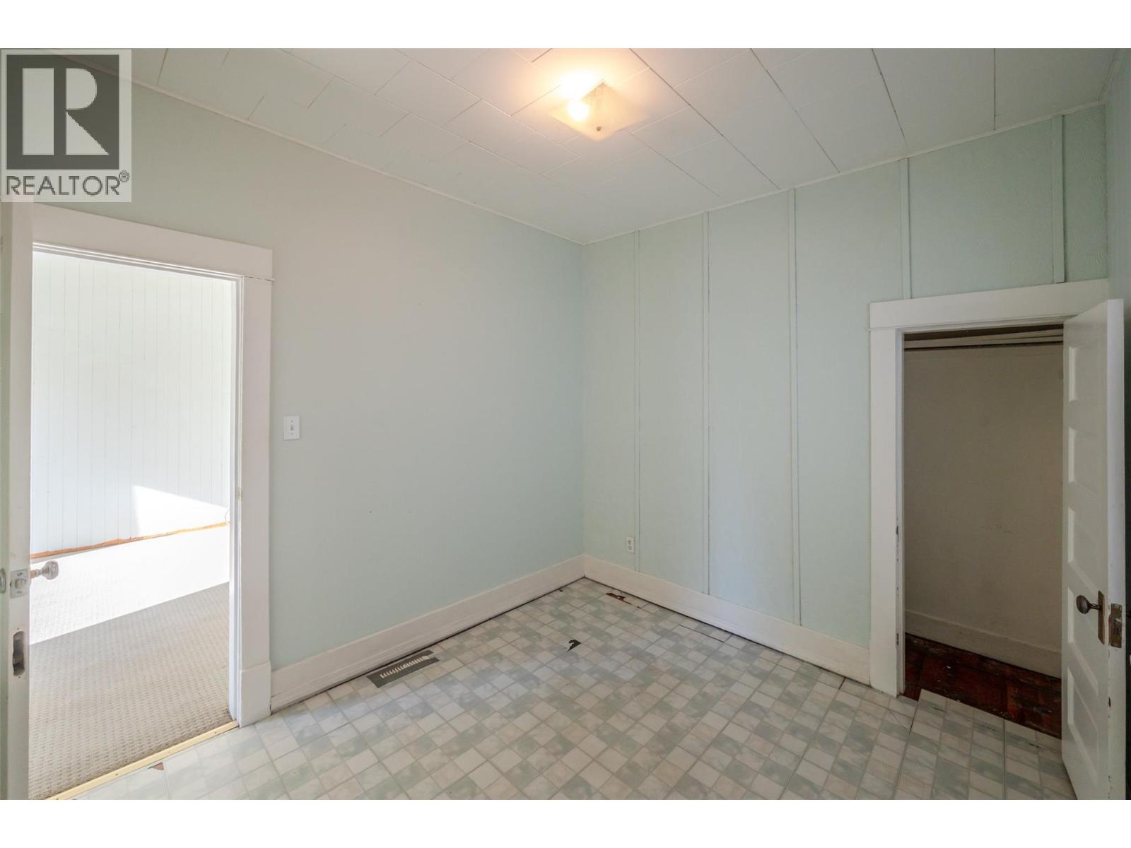 Picture for 363 Nanaimo  AvenueW https://www.cirrealty.ca/reb/bc/8/10366318_9.jpg