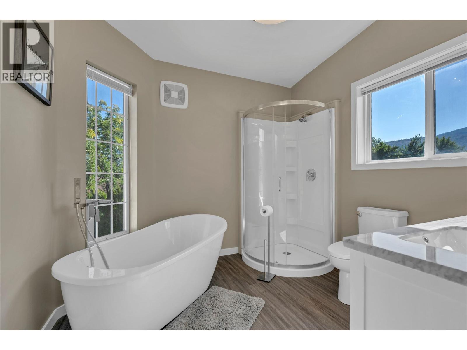 Picture for 2509 Cornwall  Drive https://www.cirrealty.ca/reb/bc/8/10366408_17.jpg