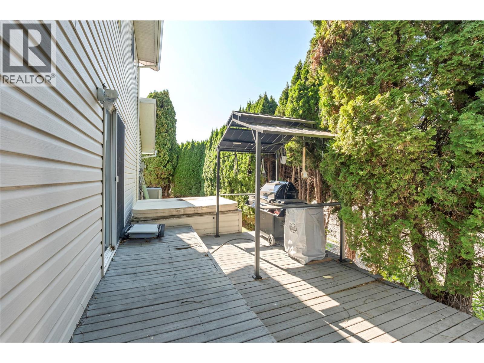 Picture for 2509 Cornwall  Drive https://www.cirrealty.ca/reb/bc/8/10366408_21.jpg