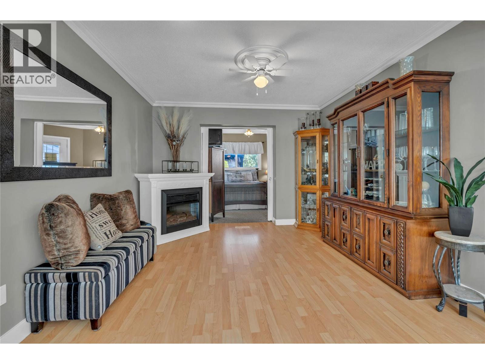 Picture for 2509 Cornwall  Drive https://www.cirrealty.ca/reb/bc/8/10366408_9.jpg