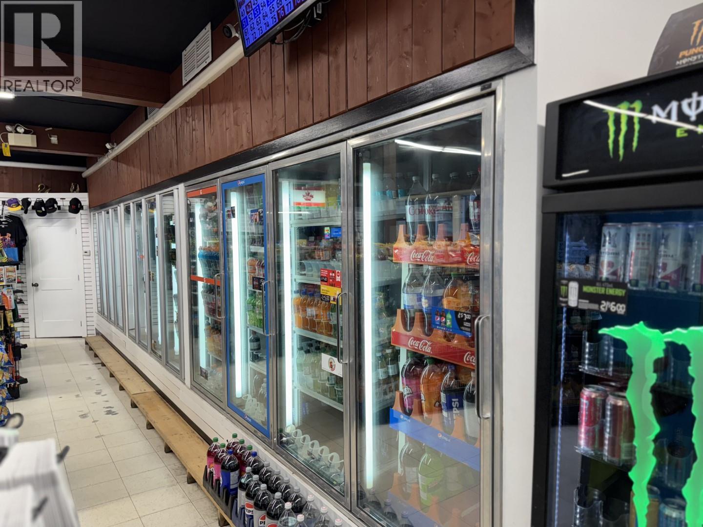 Picture for 1500 DUNCAN  Avenue https://www.cirrealty.ca/reb/bc/8/10366428_11.jpg