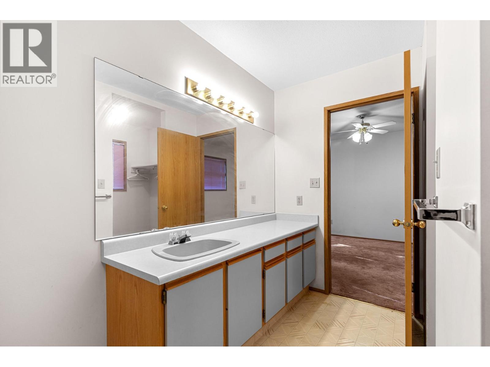 Picture for 320 Moubray  Road https://www.cirrealty.ca/reb/bc/8/10366608_42.jpg