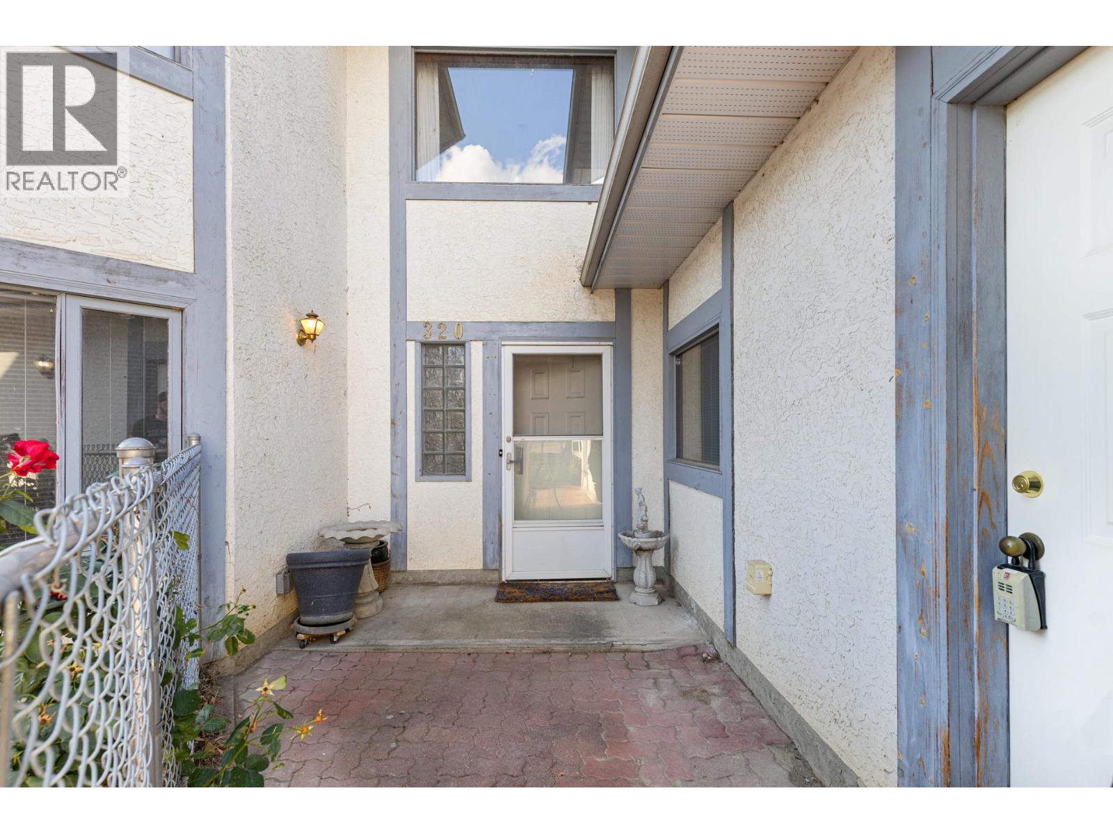 Picture for 320 Moubray  Road https://www.cirrealty.ca/reb/bc/8/10366608_45.jpg