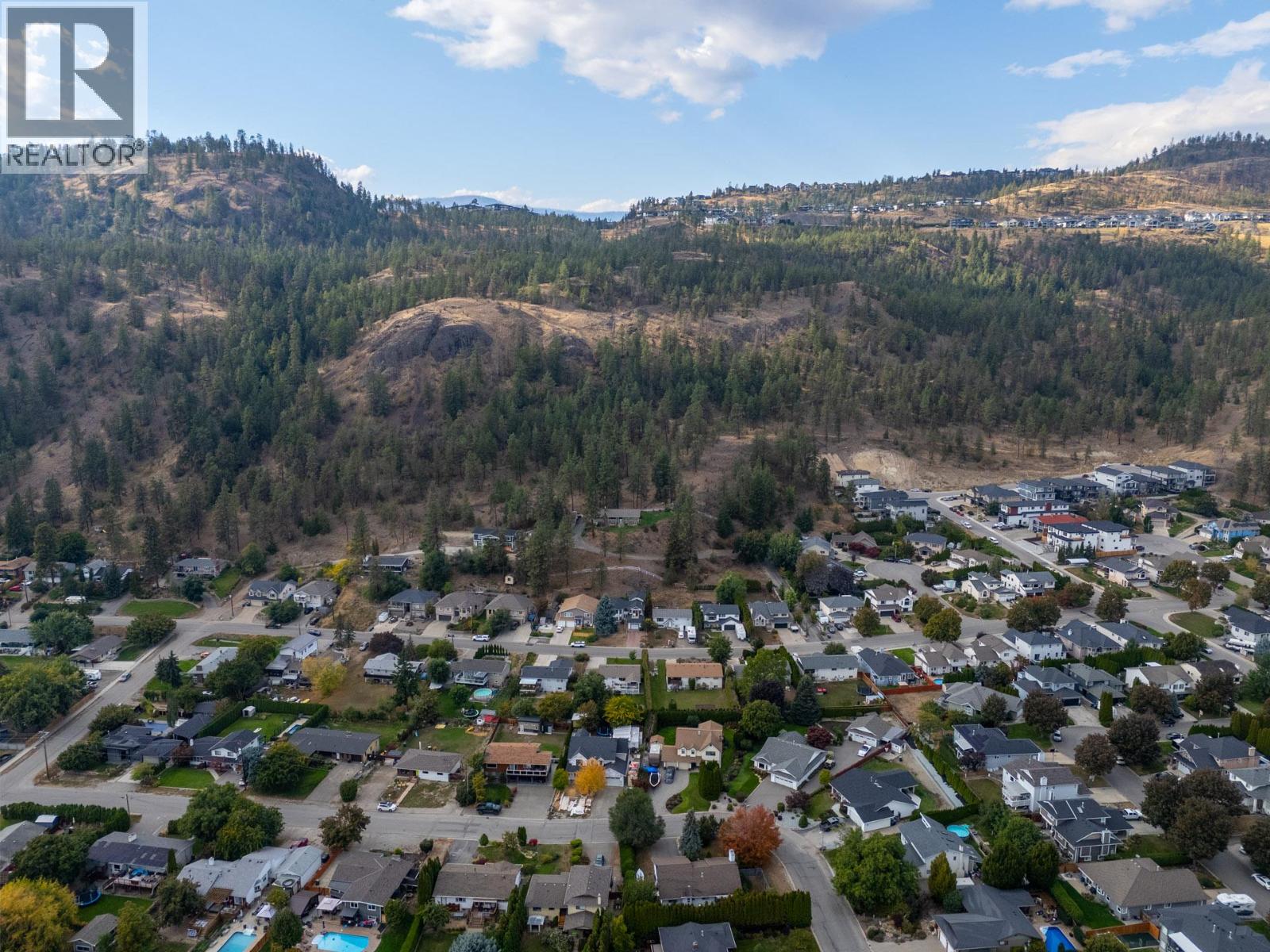 Picture for 320 Moubray  Road https://www.cirrealty.ca/reb/bc/8/10366608_53.jpg