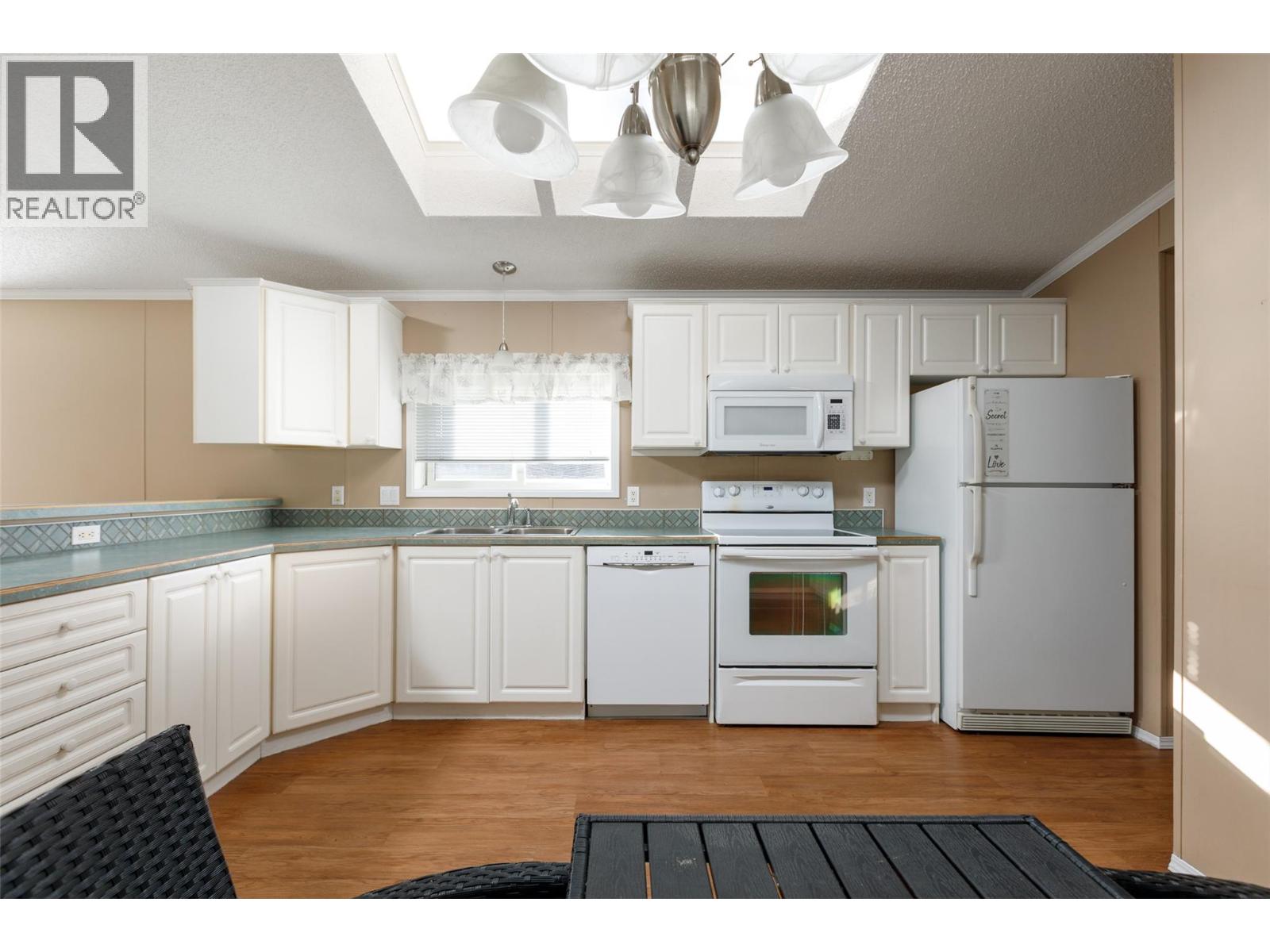 Picture for Unit #171, 1850 Shannon Lake  Road https://www.cirrealty.ca/reb/bc/8/10366628_10.jpg
