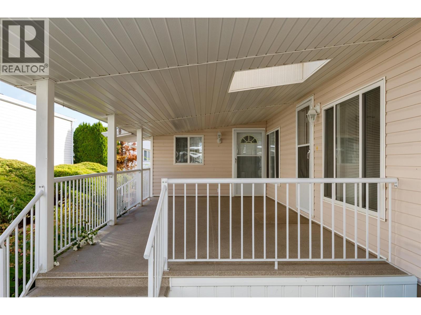 Picture for Unit #171, 1850 Shannon Lake  Road https://www.cirrealty.ca/reb/bc/8/10366628_4.jpg