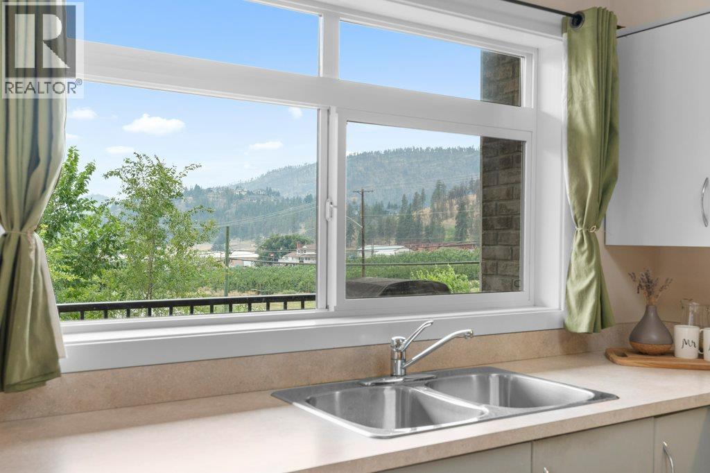 Picture for Unit #101B, 1477 Glenmore  RoadN