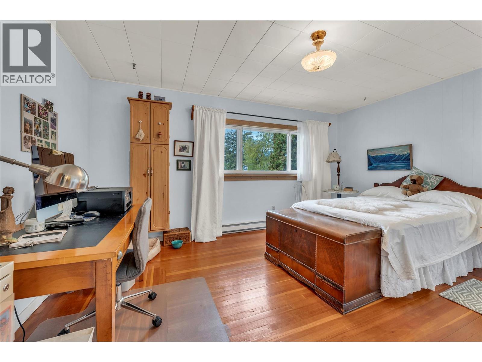 Picture for 956 Kilwinning  Street https://www.cirrealty.ca/reb/bc/8/10366698_17.jpg