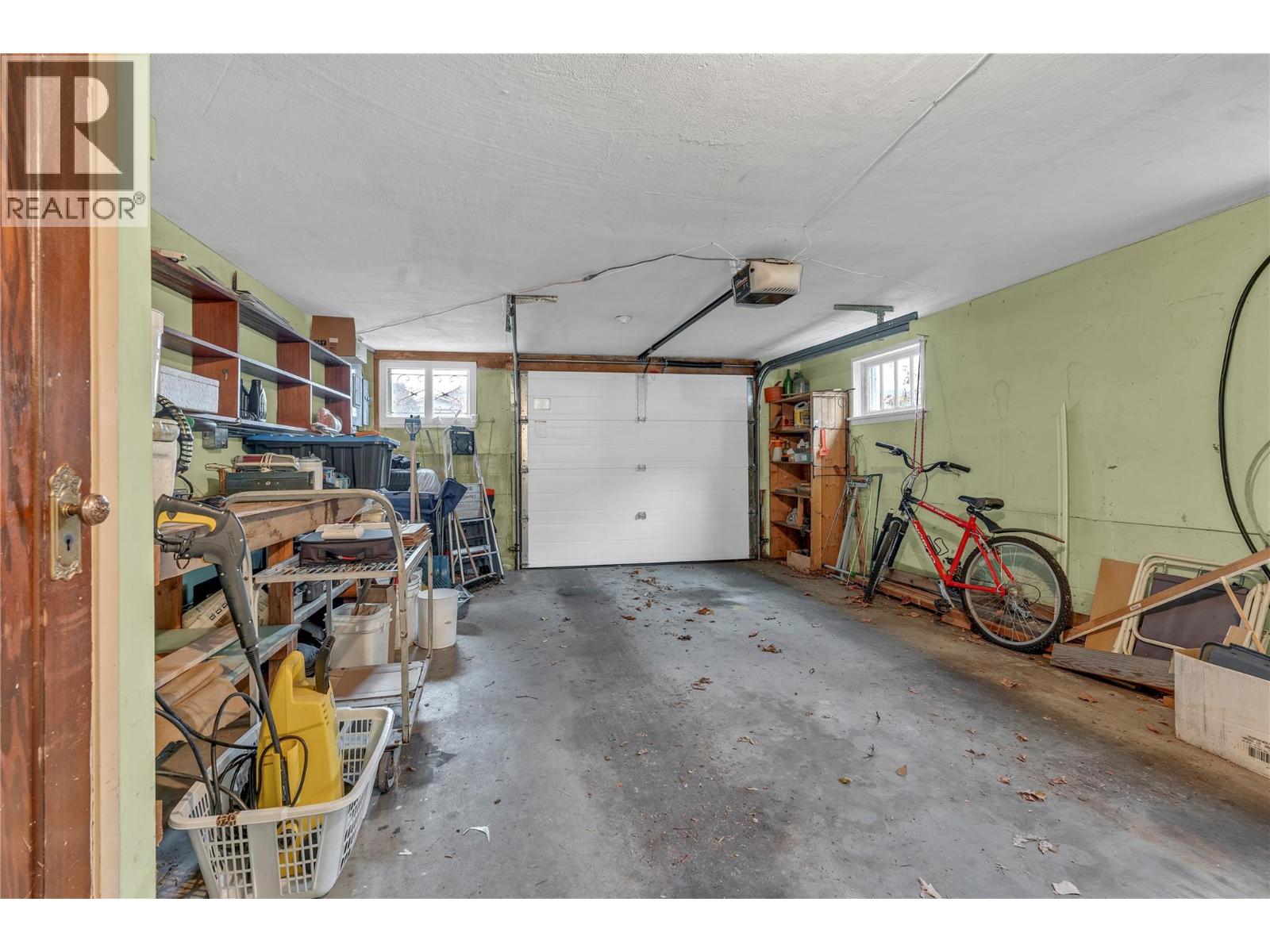 Picture for 956 Kilwinning  Street https://www.cirrealty.ca/reb/bc/8/10366698_24.jpg