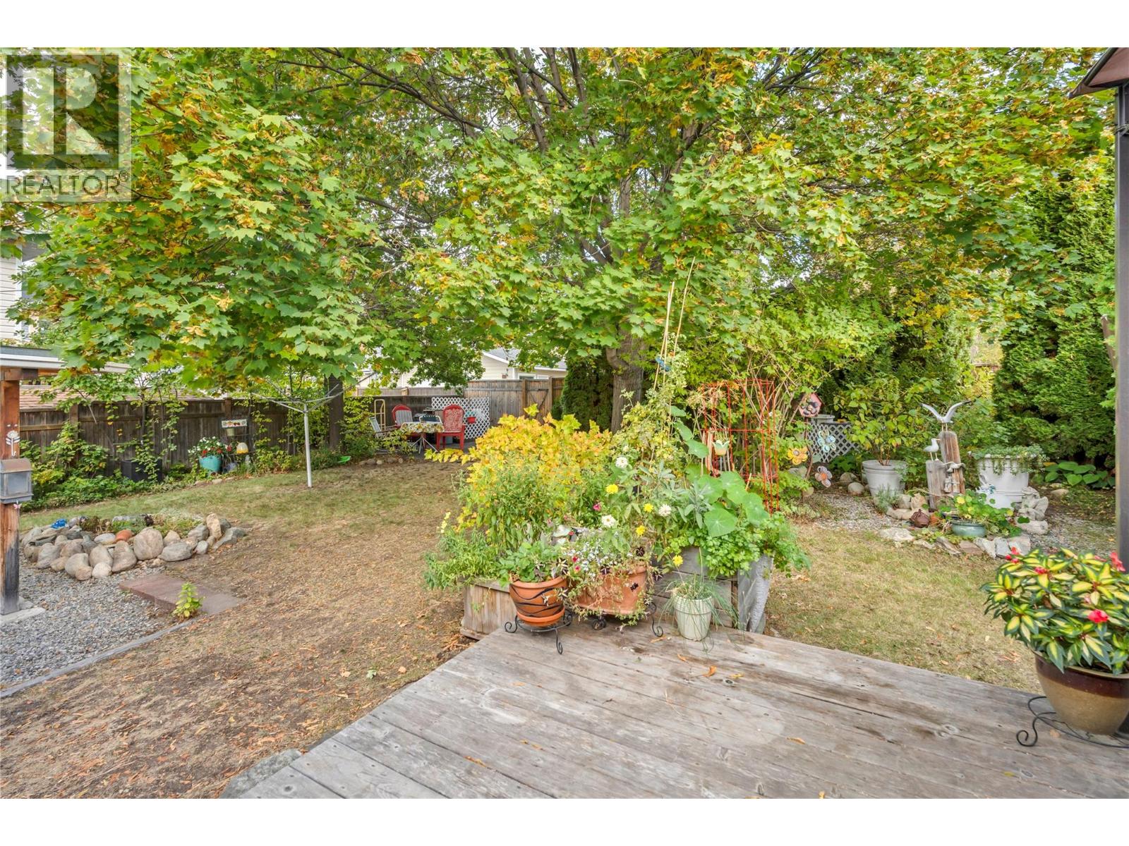 Picture for 956 Kilwinning  Street https://www.cirrealty.ca/reb/bc/8/10366698_31.jpg