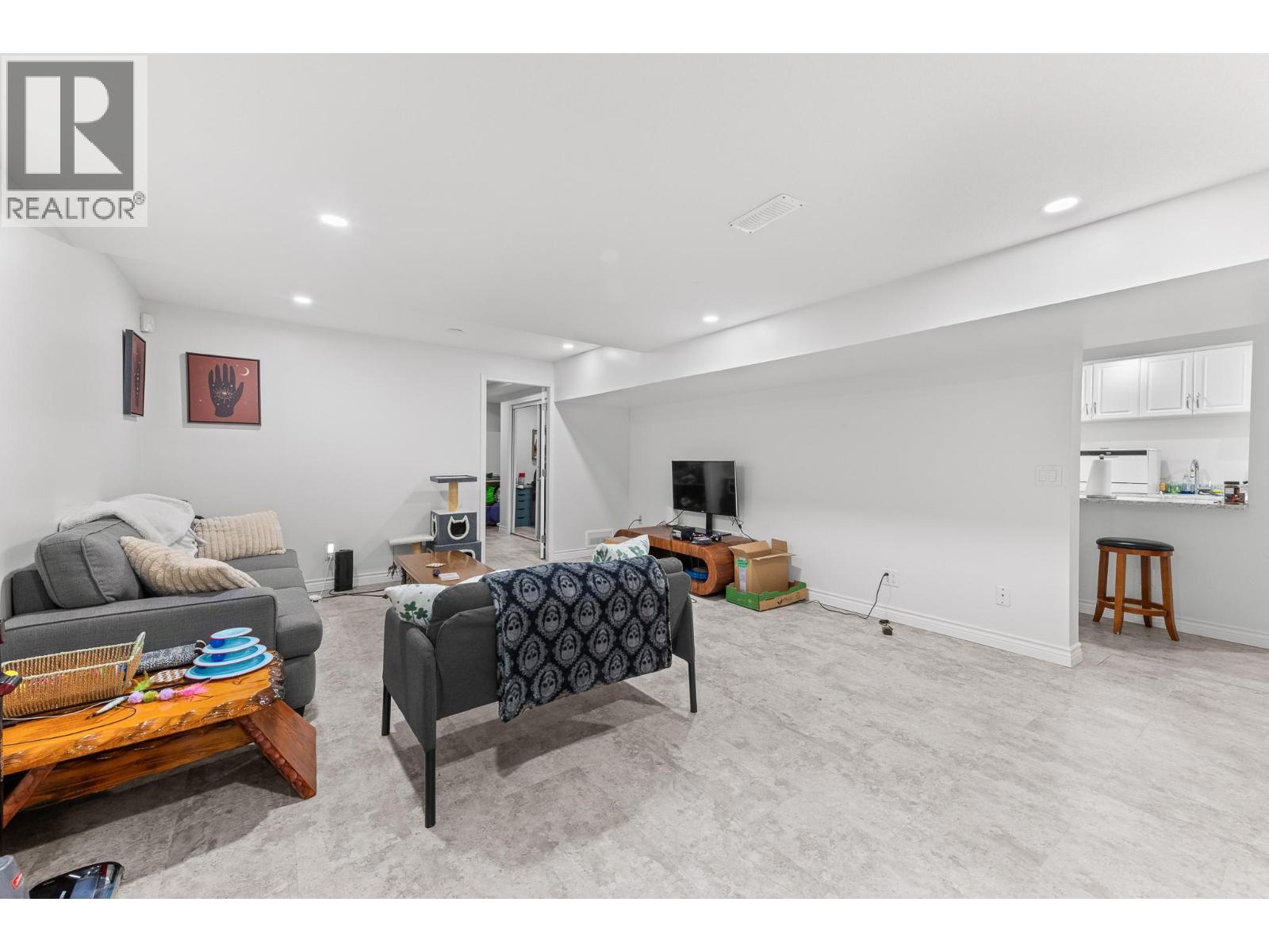 Picture for 1660 Sonora  Drive https://www.cirrealty.ca/reb/bc/8/10366718_31.jpg