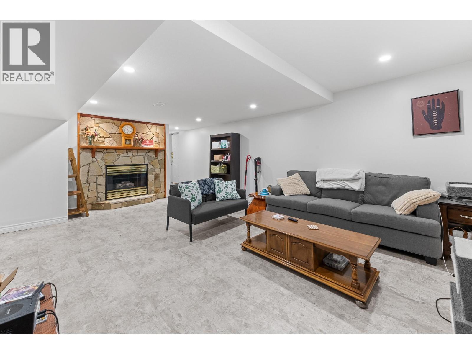 Picture for 1660 Sonora  Drive https://www.cirrealty.ca/reb/bc/8/10366718_33.jpg