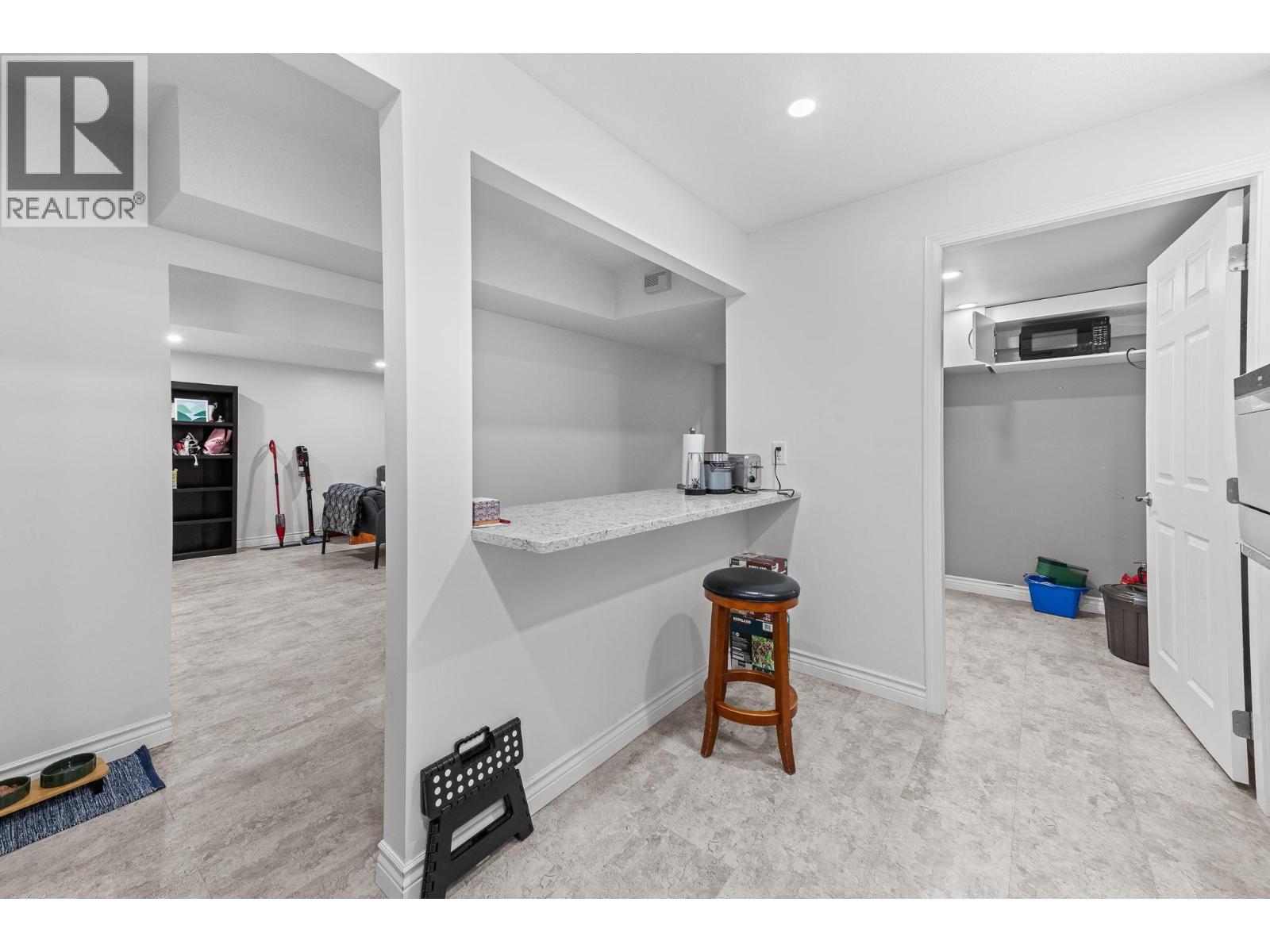 Picture for 1660 Sonora  Drive https://www.cirrealty.ca/reb/bc/8/10366718_35.jpg