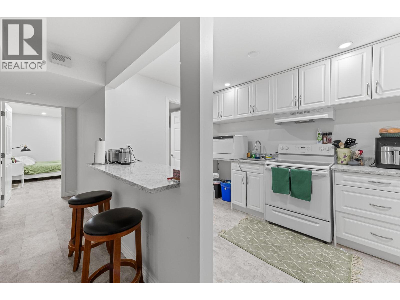 Picture for 1660 Sonora  Drive https://www.cirrealty.ca/reb/bc/8/10366718_37.jpg