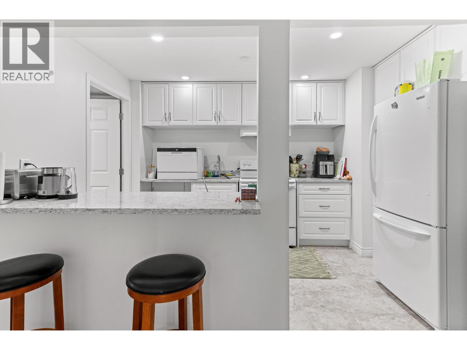 Picture for 1660 Sonora  Drive https://www.cirrealty.ca/reb/bc/8/10366718_38.jpg