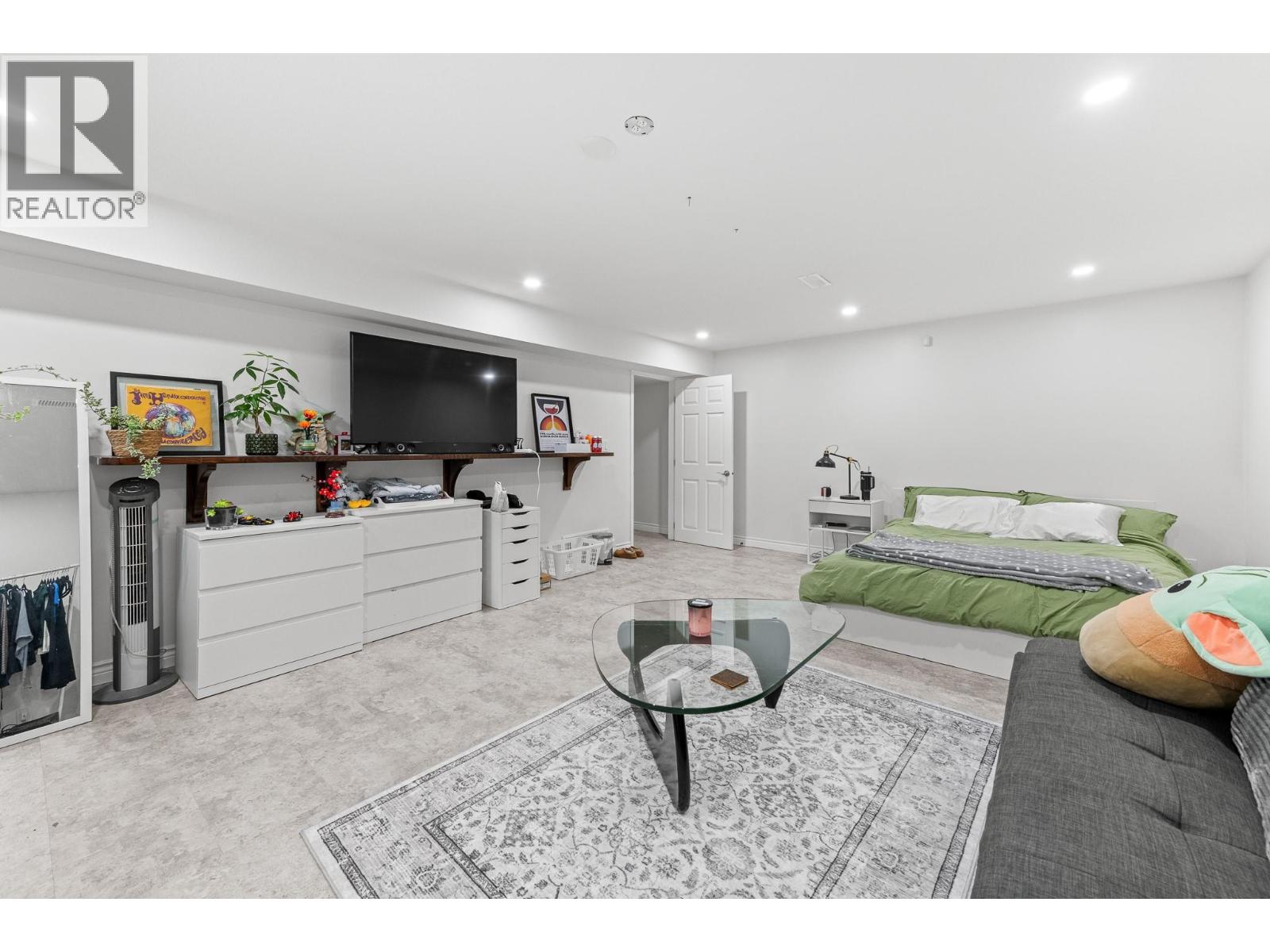 Picture for 1660 Sonora  Drive https://www.cirrealty.ca/reb/bc/8/10366718_41.jpg