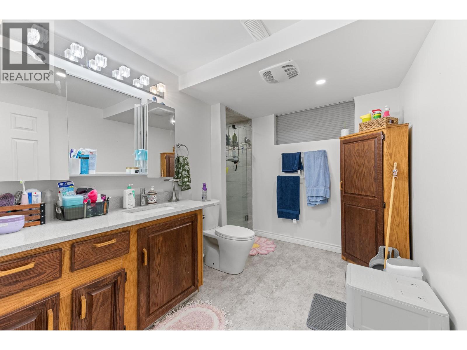 Picture for 1660 Sonora  Drive https://www.cirrealty.ca/reb/bc/8/10366718_42.jpg