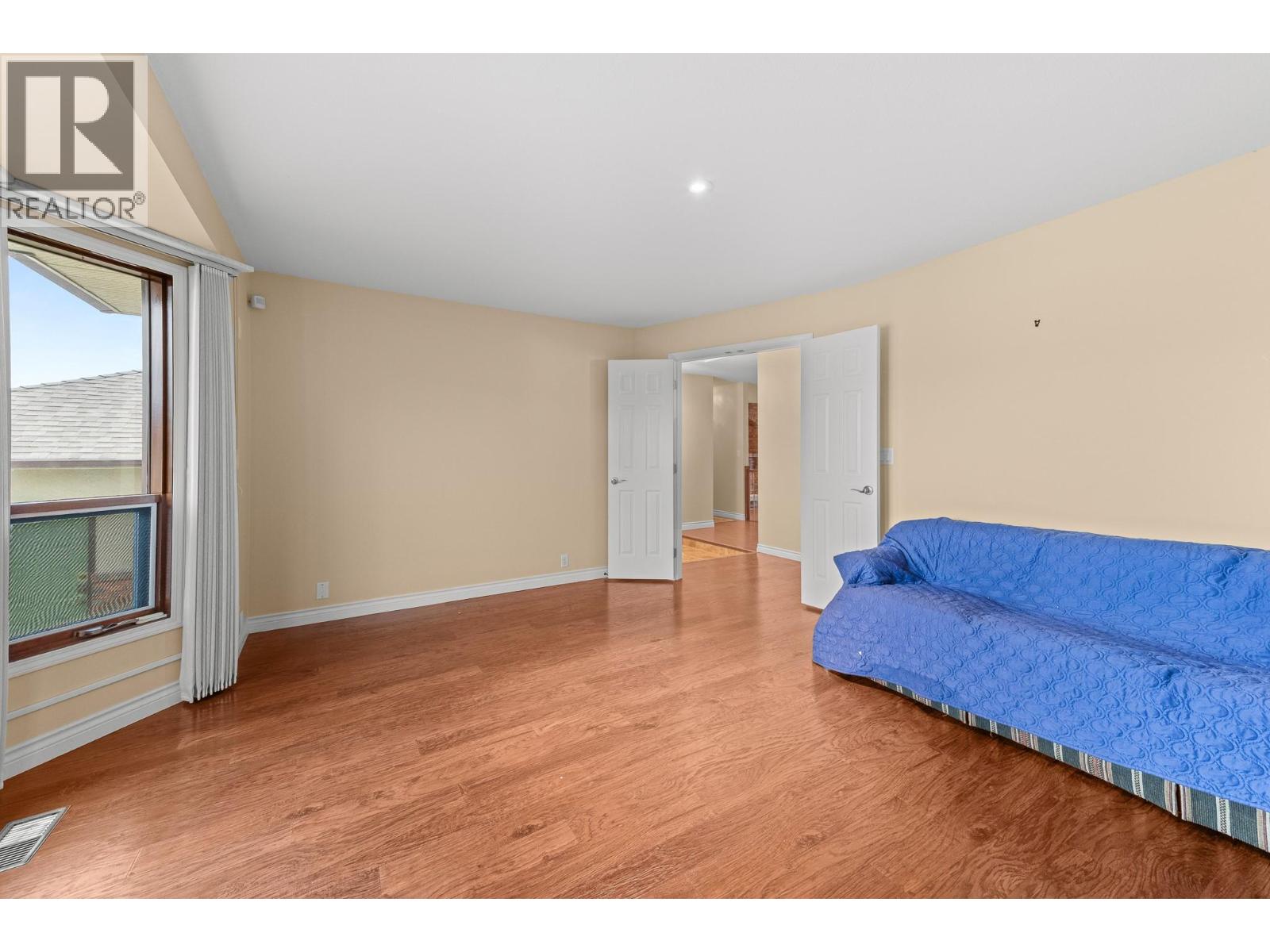 Picture for 1660 Sonora  Drive https://www.cirrealty.ca/reb/bc/8/10366718_7.jpg