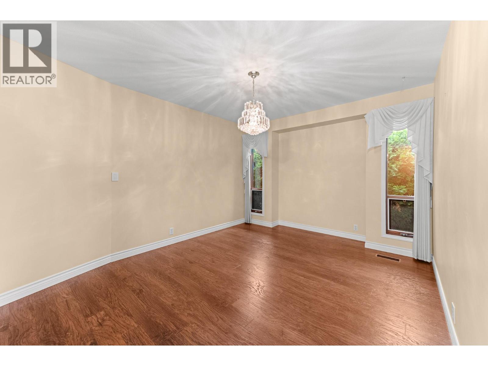 Picture for 1660 Sonora  Drive https://www.cirrealty.ca/reb/bc/8/10366718_8.jpg