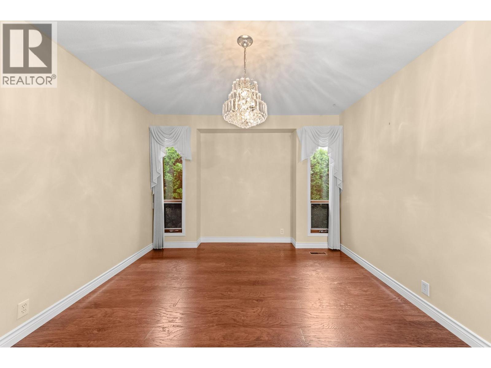 Picture for 1660 Sonora  Drive https://www.cirrealty.ca/reb/bc/8/10366718_9.jpg