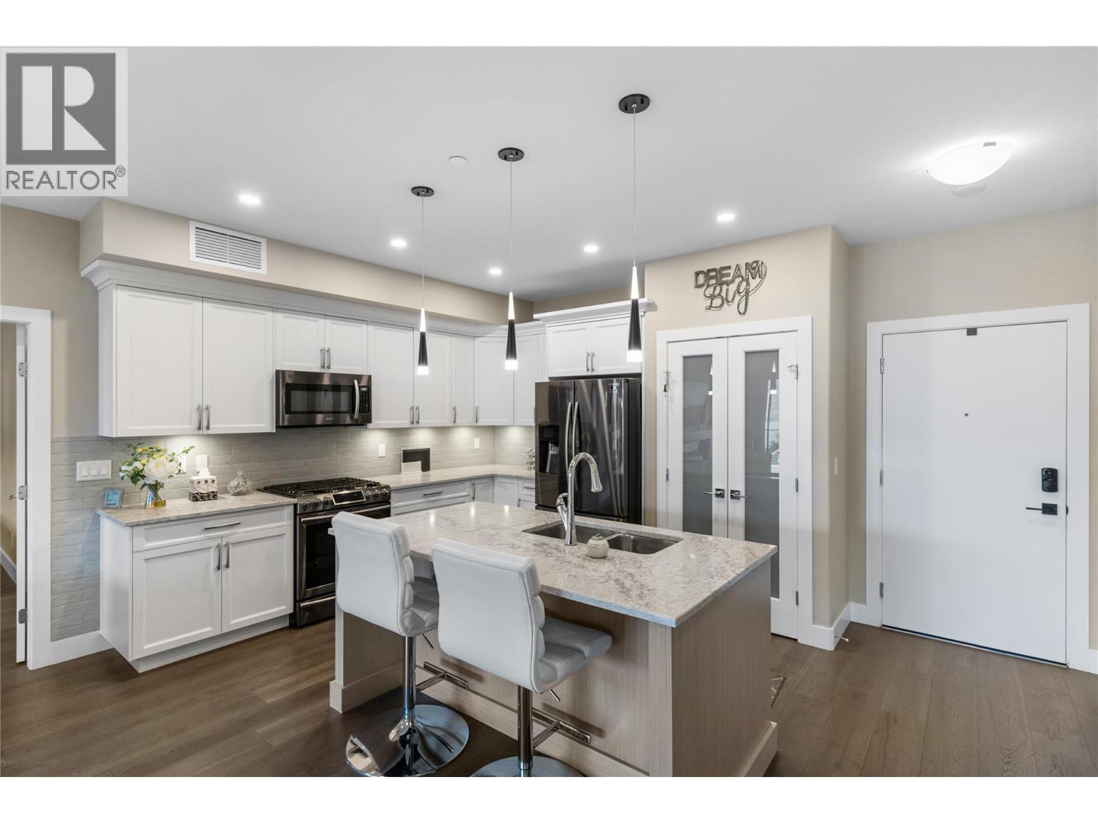 Picture for Unit #104, 3475 Granite  Close https://www.cirrealty.ca/reb/bc/8/10366728_19.jpg