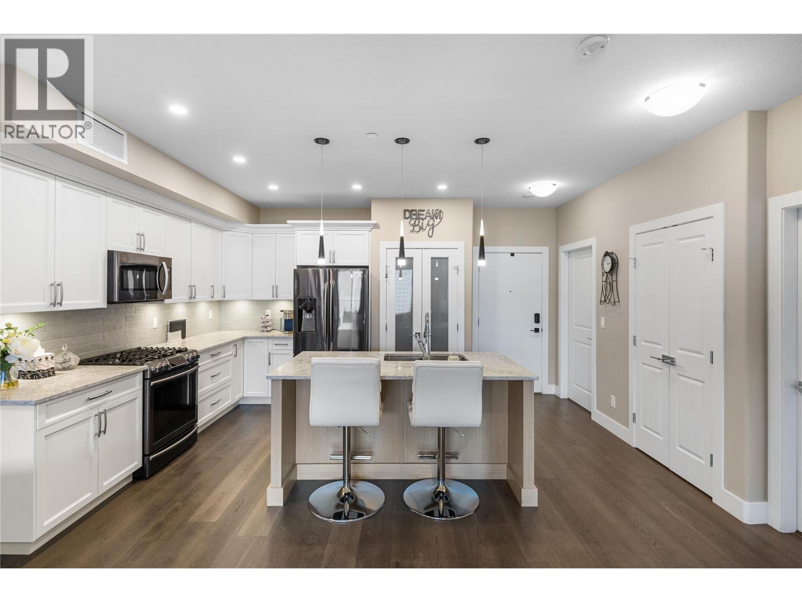 Picture for Unit #104, 3475 Granite  Close https://www.cirrealty.ca/reb/bc/8/10366728_20.jpg