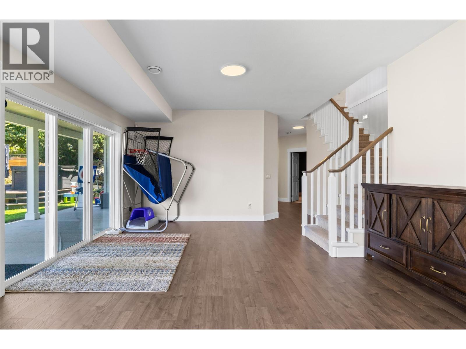 Picture for 408 Quilchena  Crescent https://www.cirrealty.ca/reb/bc/8/10366858_36.jpg