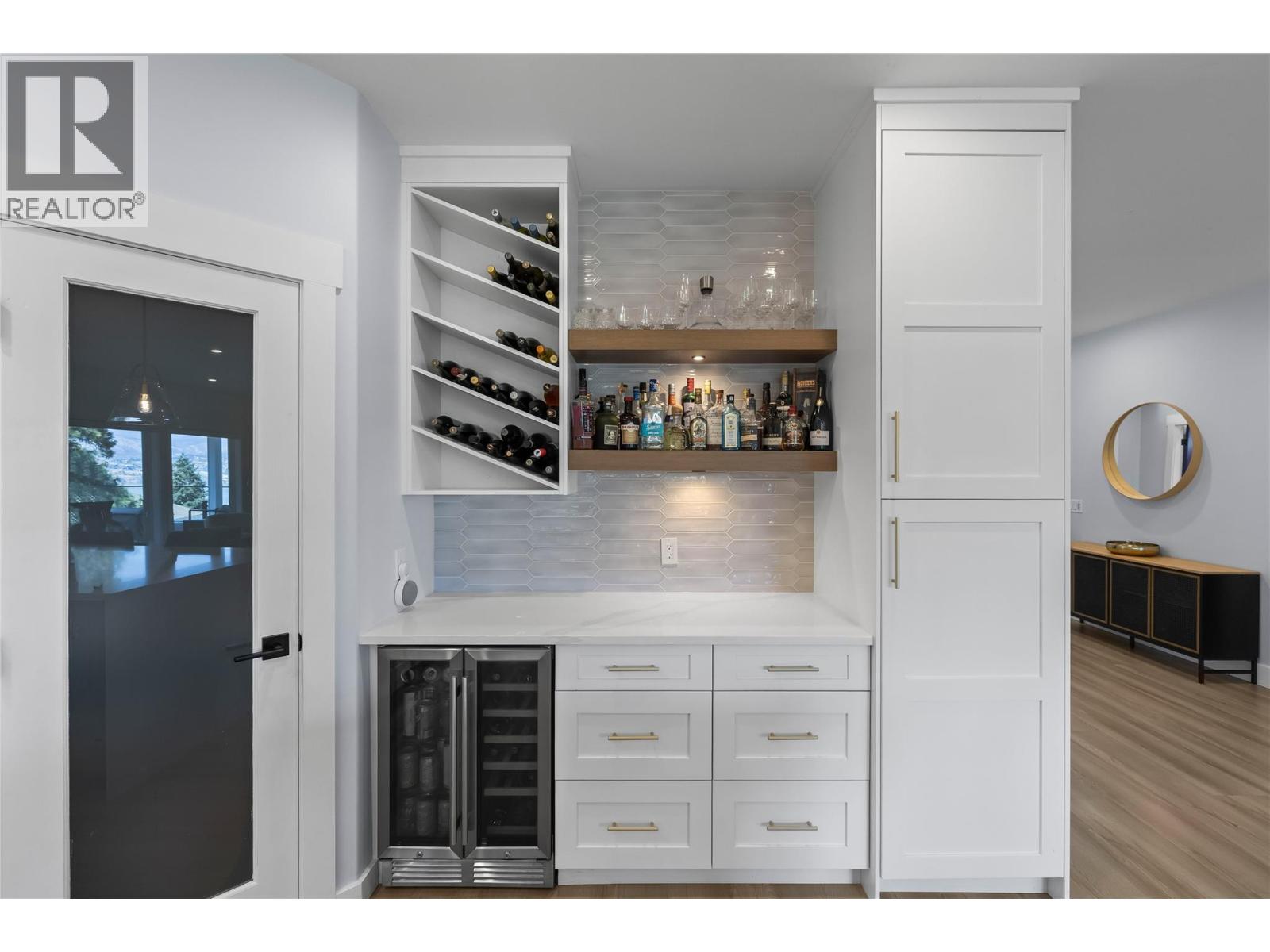 Picture for 408 Quilchena  Crescent https://www.cirrealty.ca/reb/bc/8/10366858_9.jpg