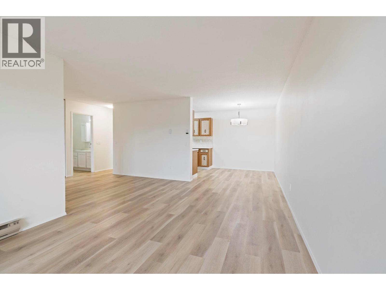 Picture for Unit #403, 555 Rowcliffe  Avenue https://www.cirrealty.ca/reb/bc/8/10366898_12.jpg