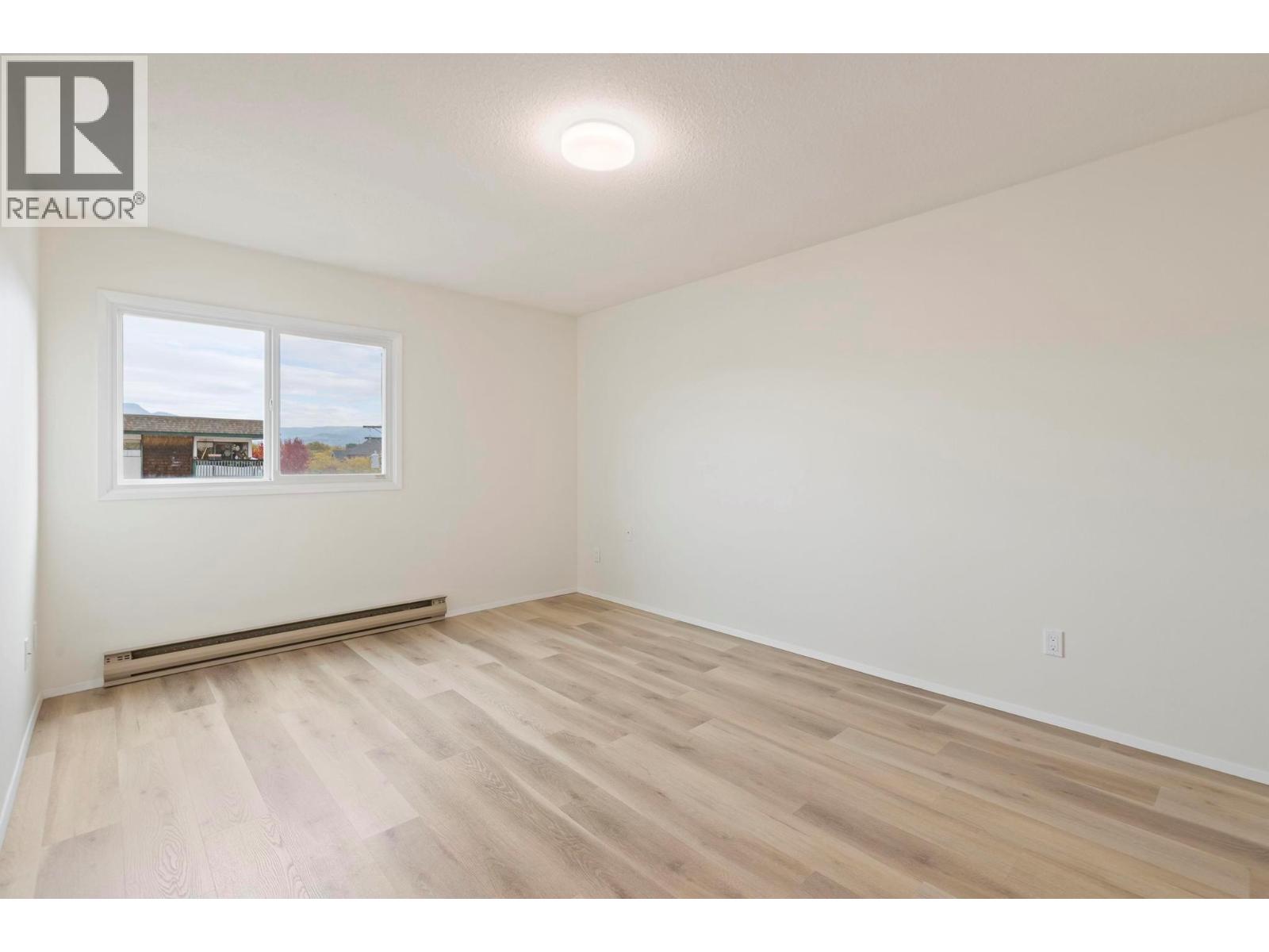 Picture for Unit #403, 555 Rowcliffe  Avenue https://www.cirrealty.ca/reb/bc/8/10366898_14.jpg