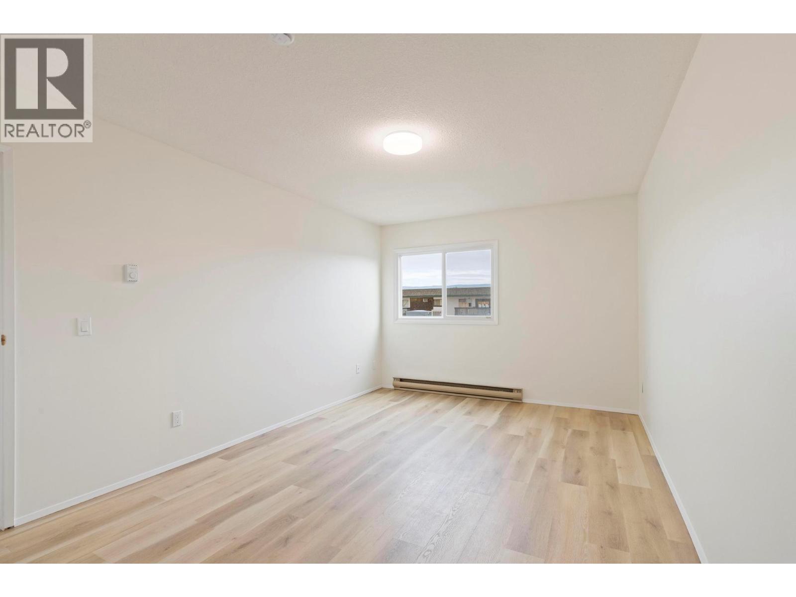 Picture for Unit #403, 555 Rowcliffe  Avenue https://www.cirrealty.ca/reb/bc/8/10366898_16.jpg