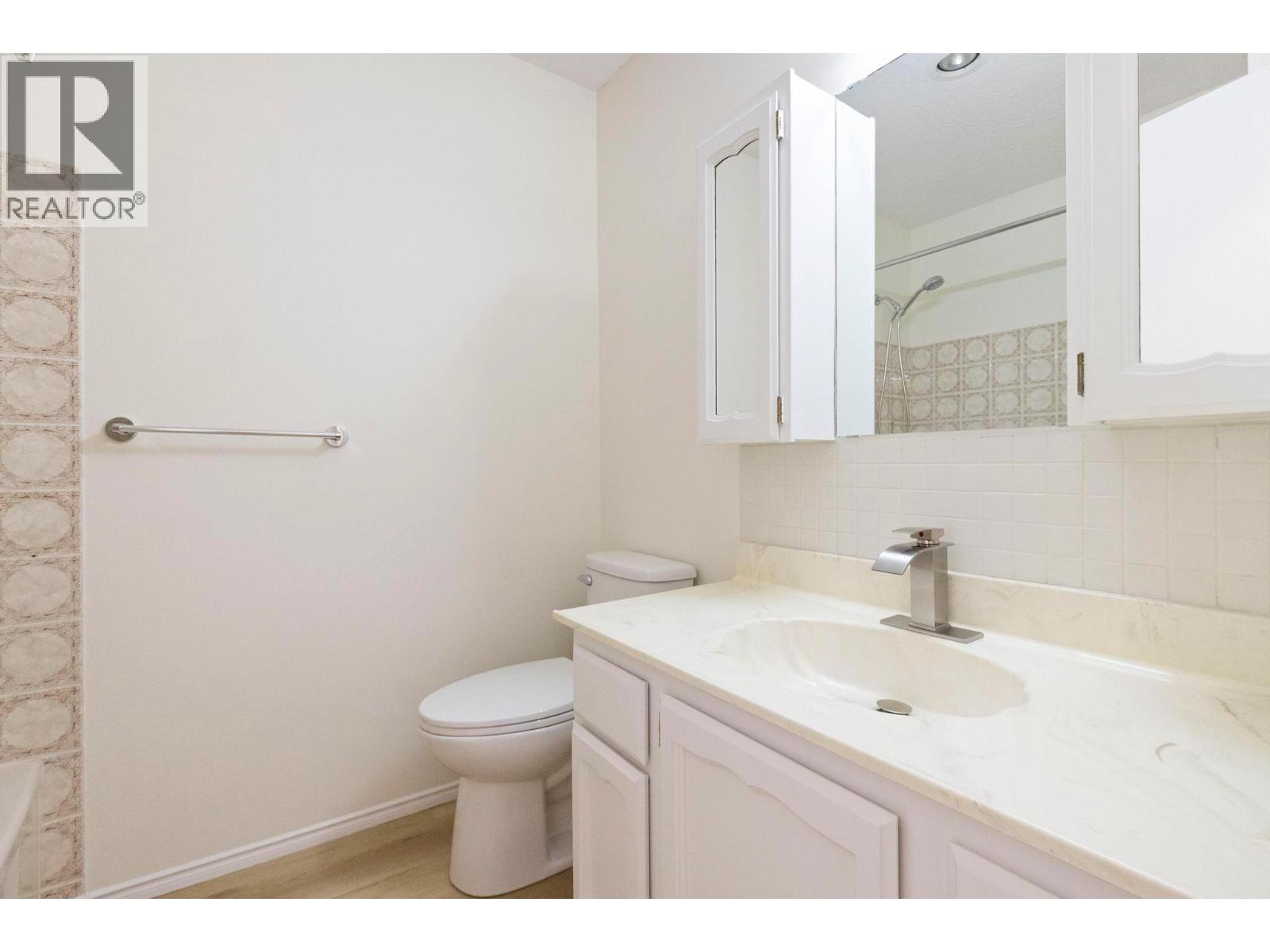 Picture for Unit #403, 555 Rowcliffe  Avenue https://www.cirrealty.ca/reb/bc/8/10366898_25.jpg