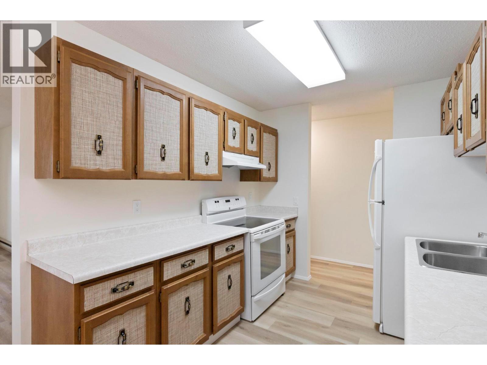 Picture for Unit #403, 555 Rowcliffe  Avenue https://www.cirrealty.ca/reb/bc/8/10366898_8.jpg