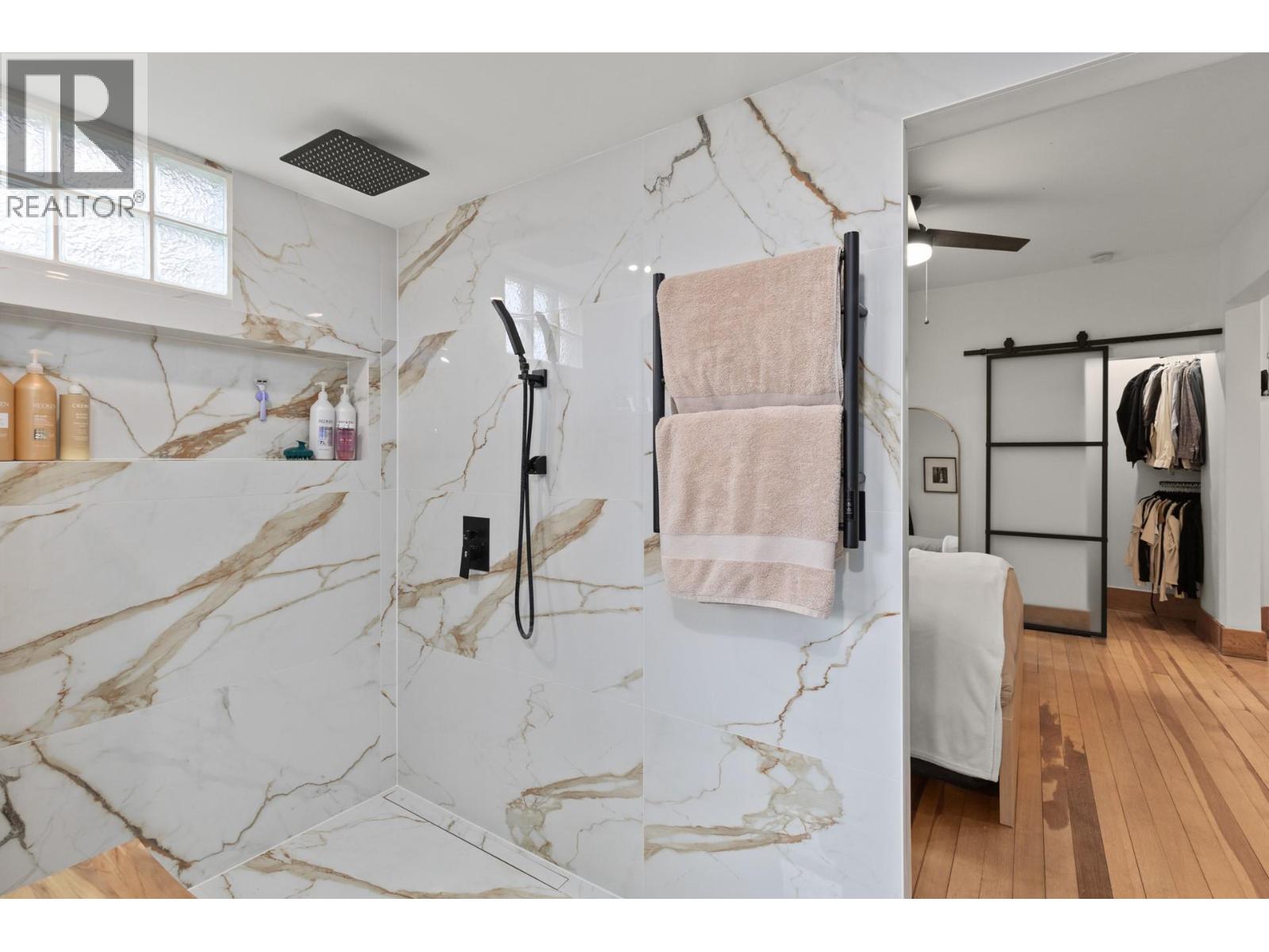 Picture for 784 Lawrence  Avenue https://www.cirrealty.ca/reb/bc/8/10366938_20.jpg