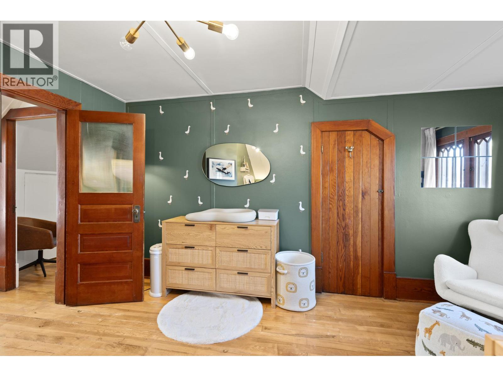 Picture for 784 Lawrence  Avenue https://www.cirrealty.ca/reb/bc/8/10366938_30.jpg