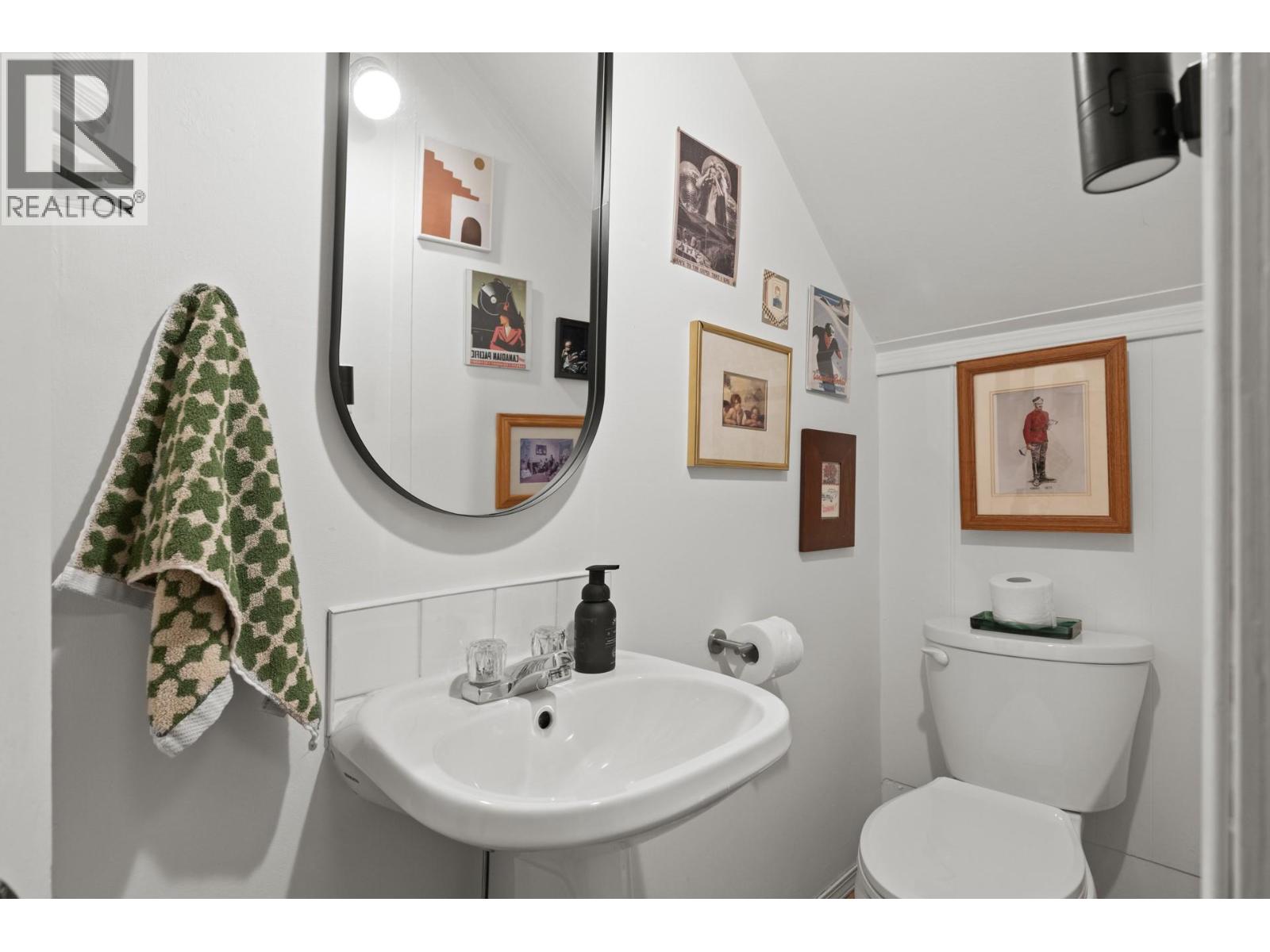 Picture for 784 Lawrence  Avenue https://www.cirrealty.ca/reb/bc/8/10366938_31.jpg