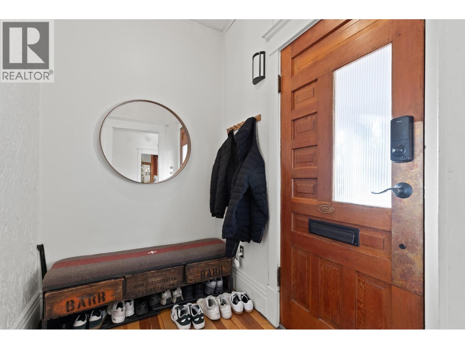 Picture for 784 Lawrence  Avenue https://www.cirrealty.ca/reb/bc/8/10366938_4.jpg