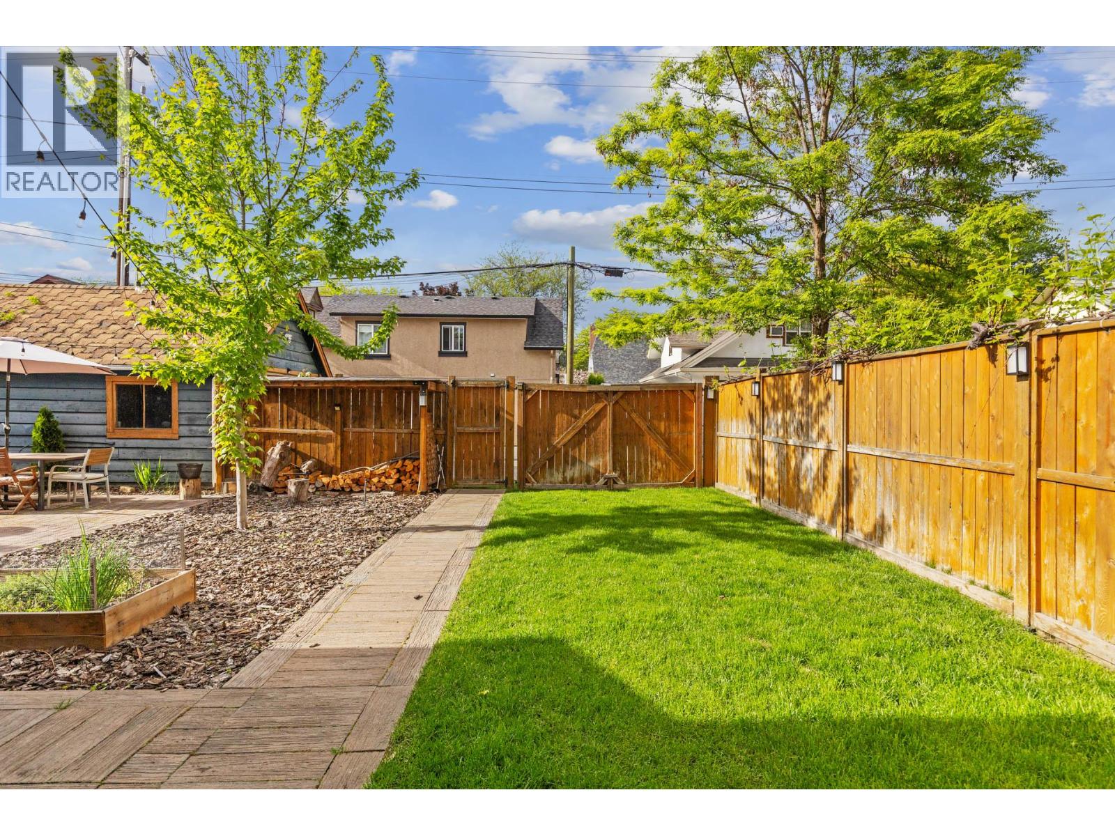 Picture for 784 Lawrence  Avenue https://www.cirrealty.ca/reb/bc/8/10366938_42.jpg