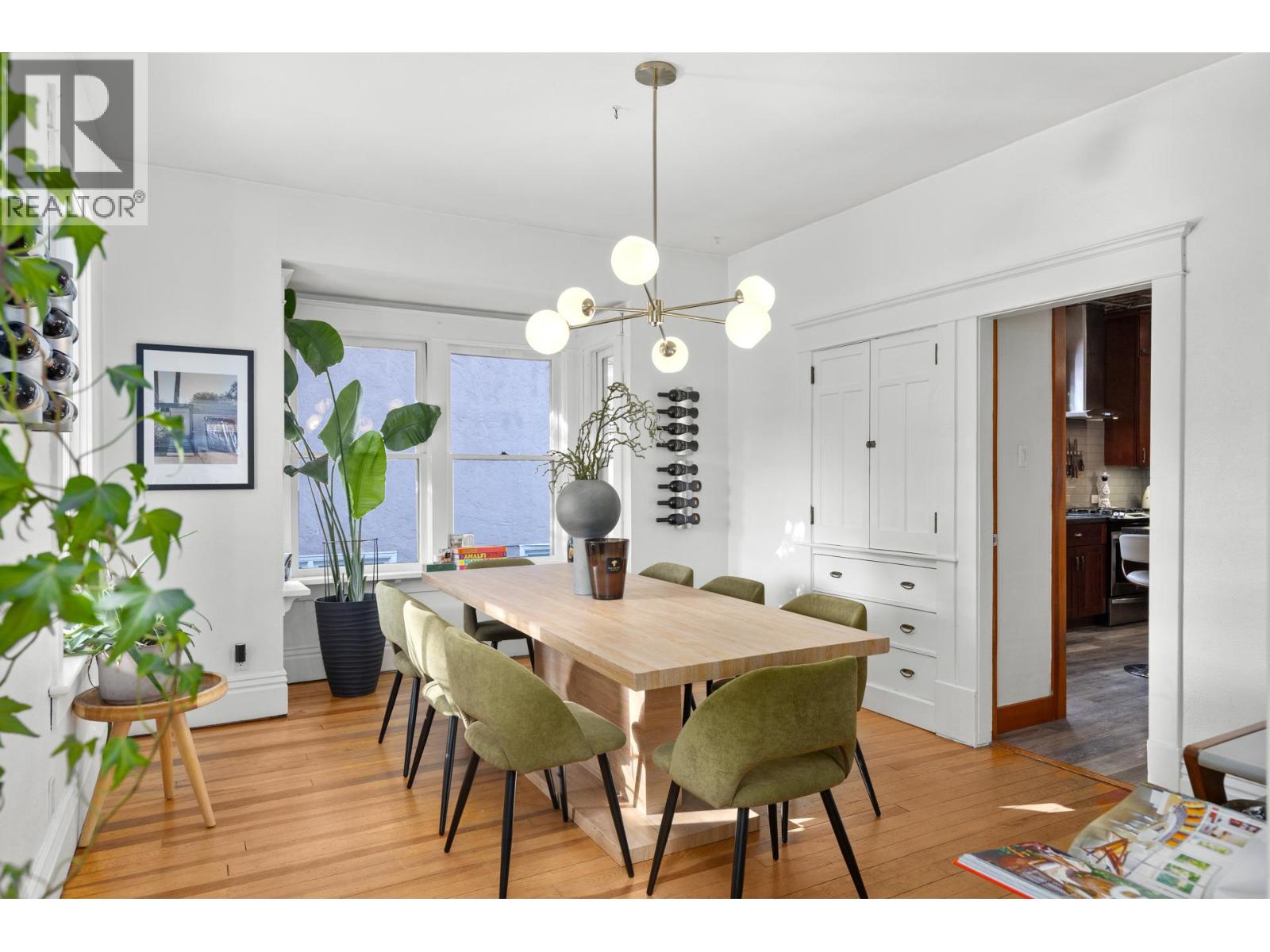 Picture for 784 Lawrence  Avenue https://www.cirrealty.ca/reb/bc/8/10366938_8.jpg