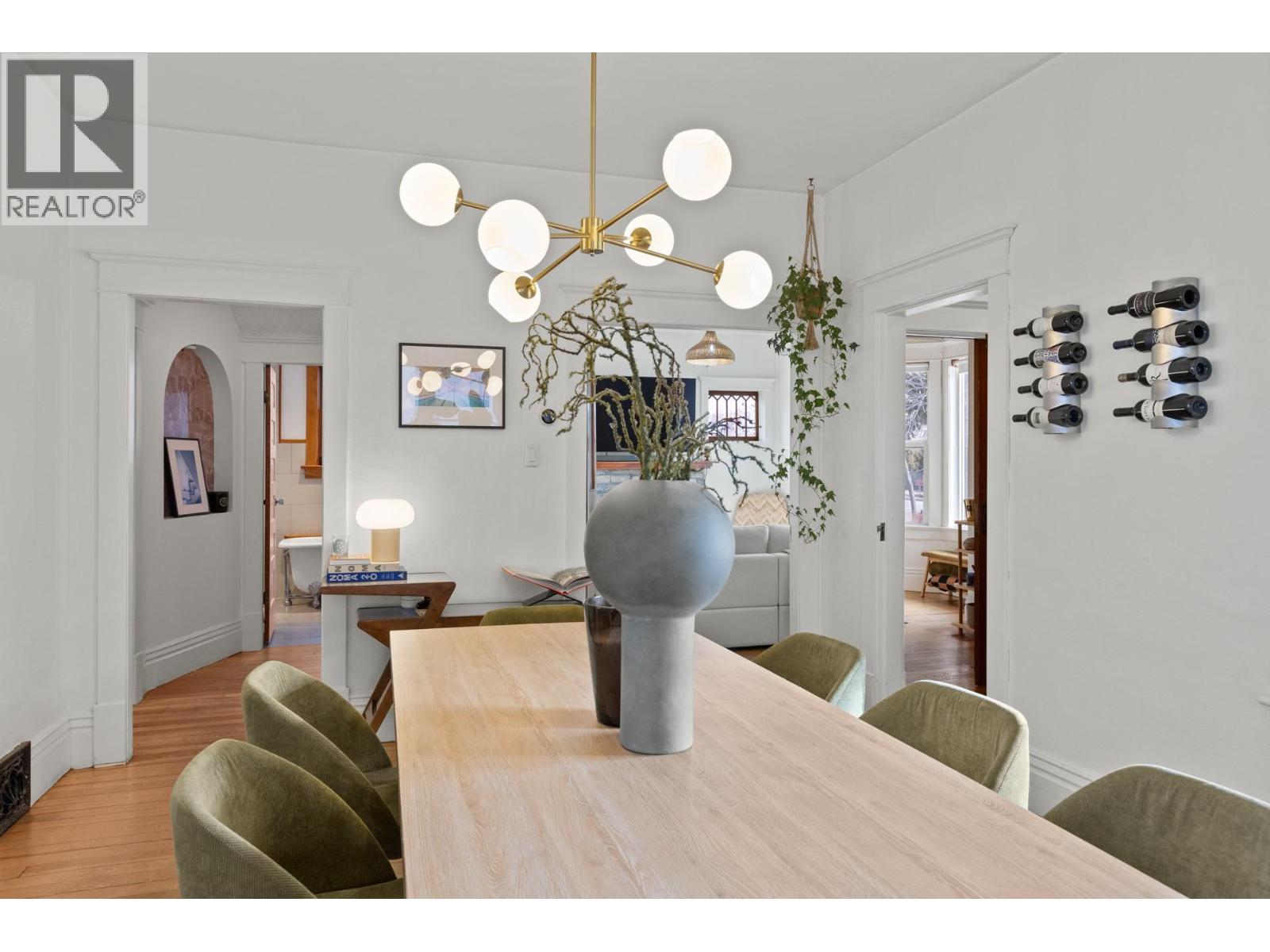 Picture for 784 Lawrence  Avenue https://www.cirrealty.ca/reb/bc/8/10366938_9.jpg