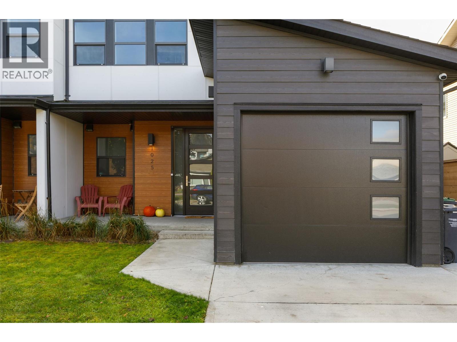 Picture for 1025 Cawston  Avenue