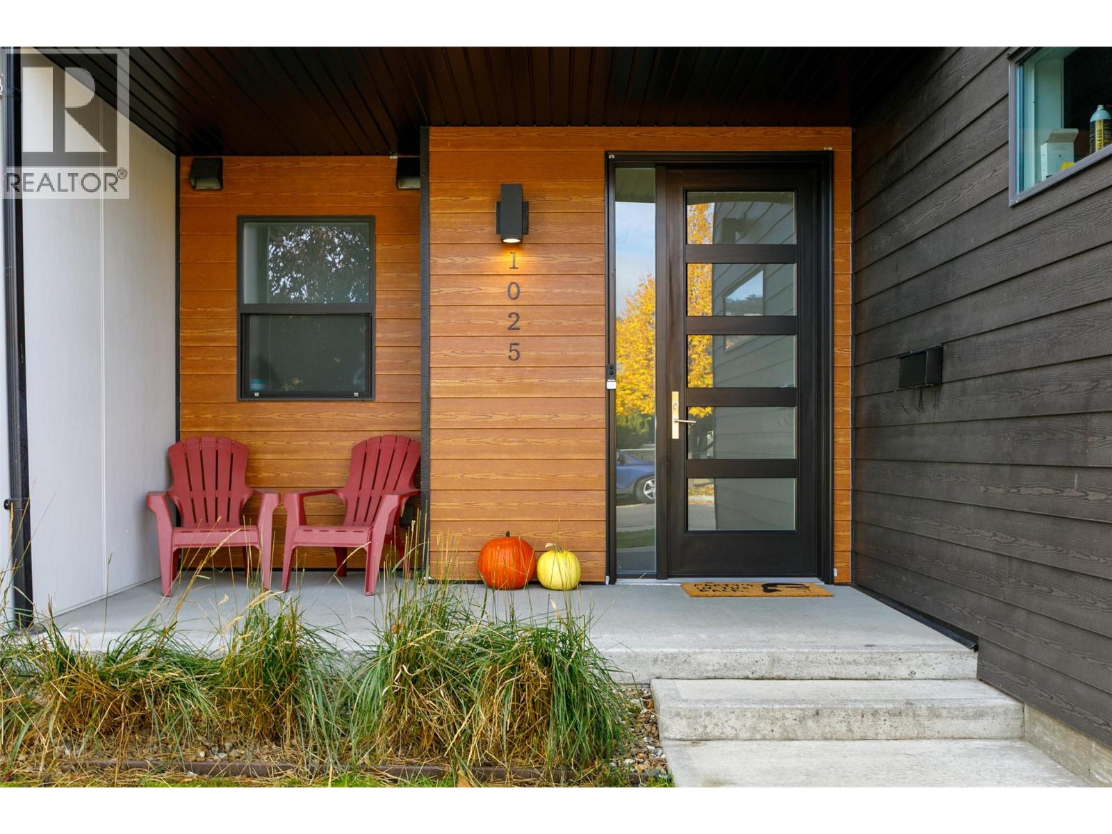 Picture for 1025 Cawston  Avenue