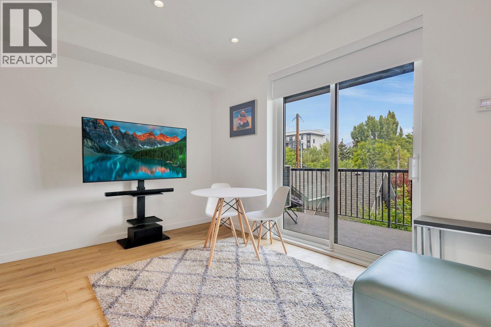 Picture for Unit #209, 660 Cawston  AvenueN