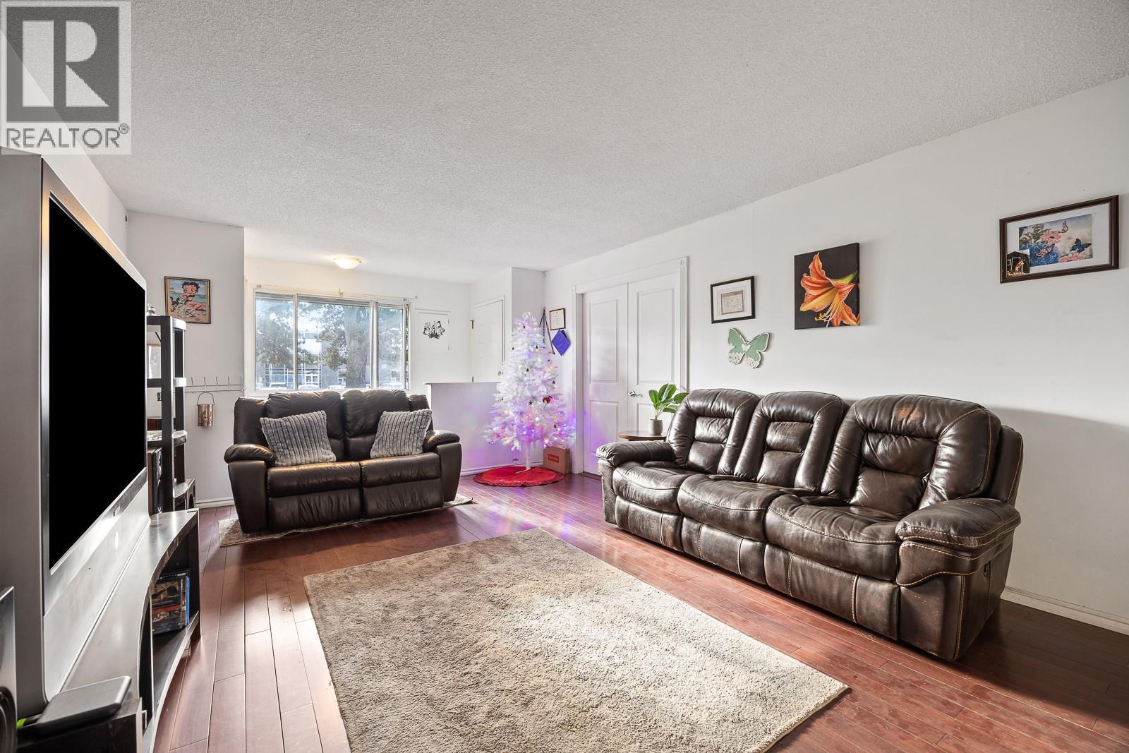 Picture for 1074 Raymer  Avenue